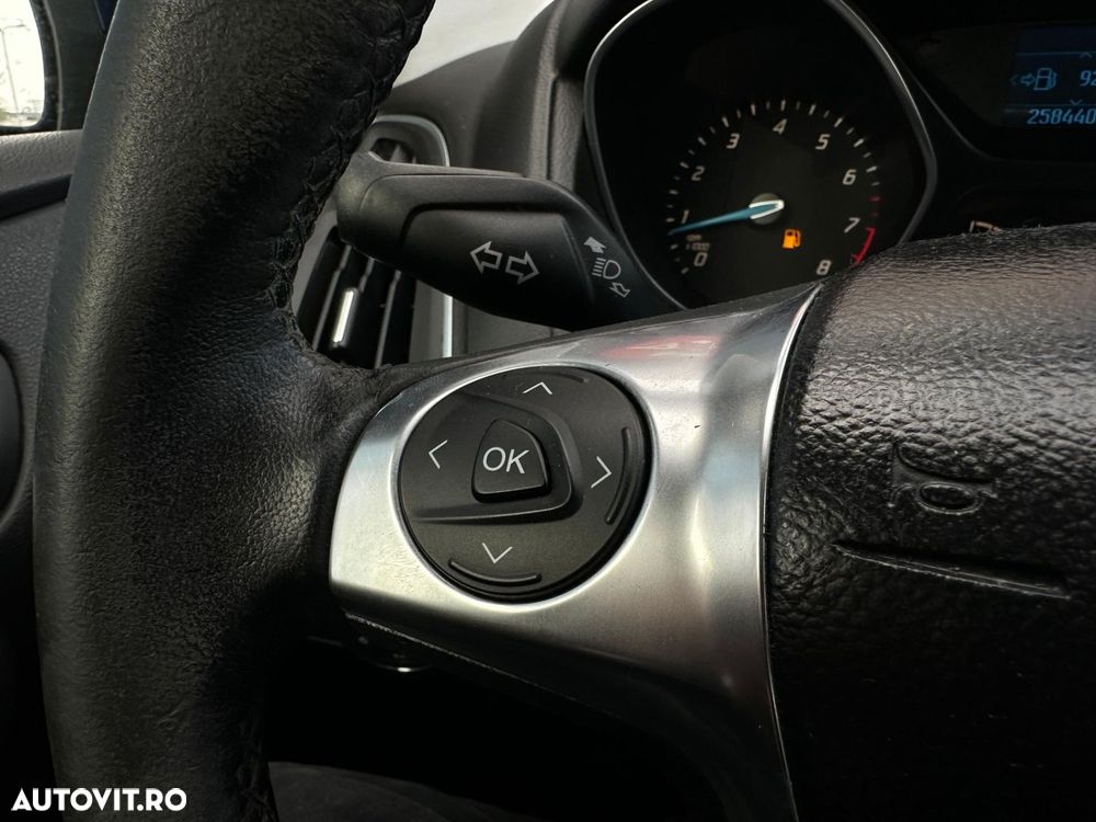 Ford Focus - 11