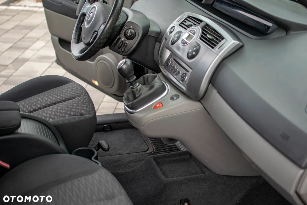 Renault Scenic - 26