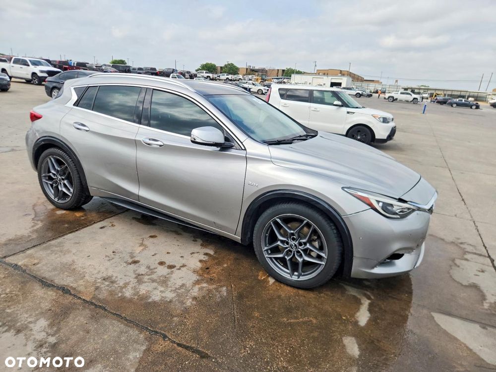 Infiniti QX30 - 1