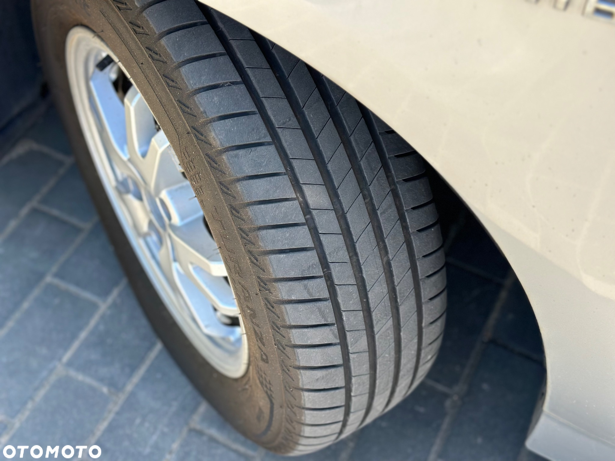 Toyota Prius (Hybrid) Comfort - 9