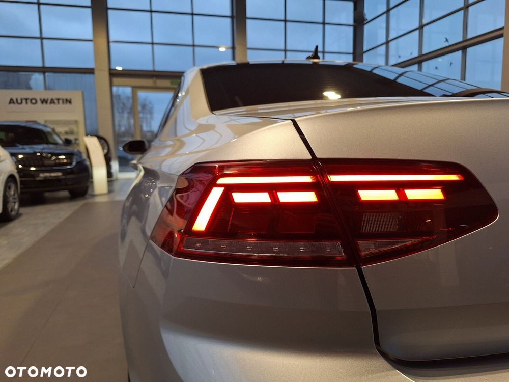 Volkswagen Passat 2.0 TSI Elegance DSG - 41