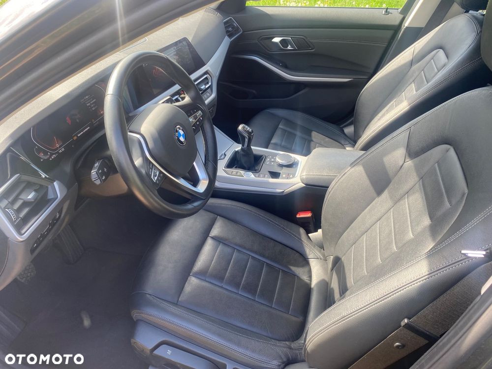 BMW Seria 3 318i - 17