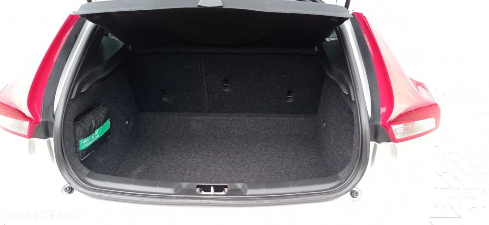 Volvo V40 T2 - 10