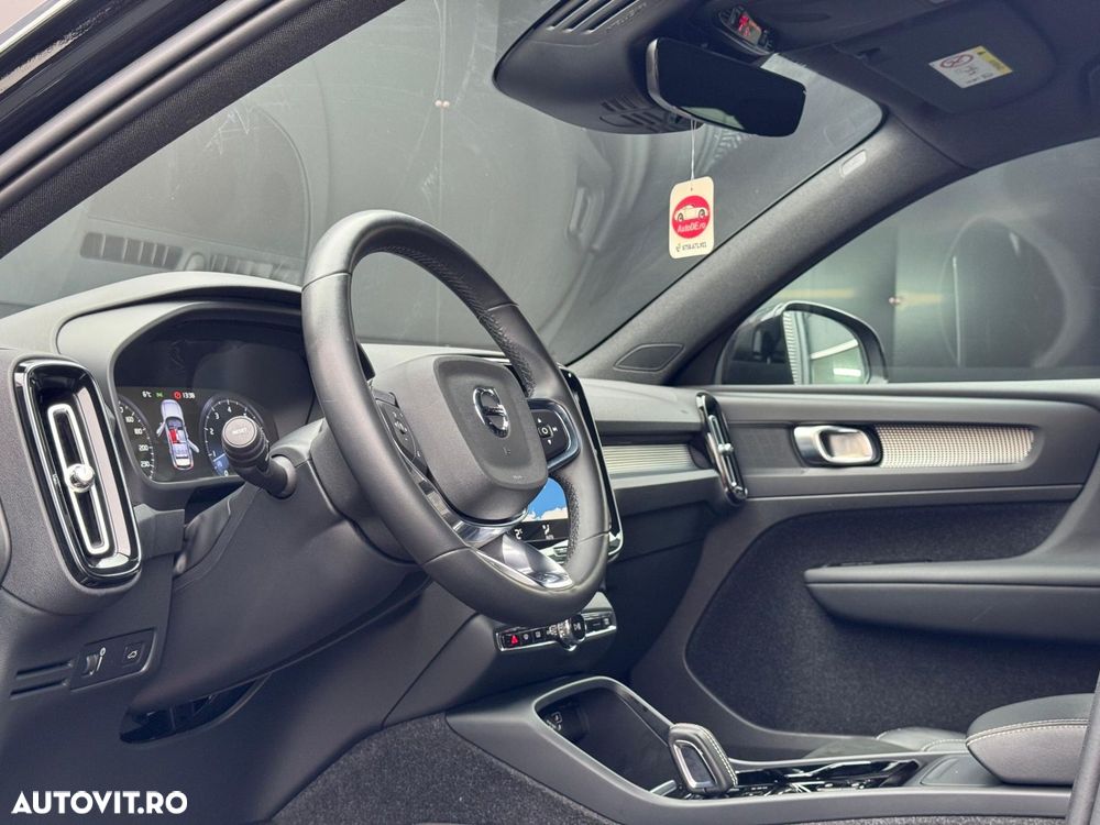 Volvo XC 40 B4 AT8 AWD Mild Hybrid R-Design - 11
