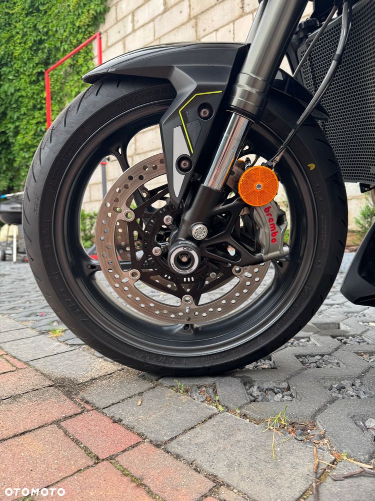Triumph Street Triple - 21