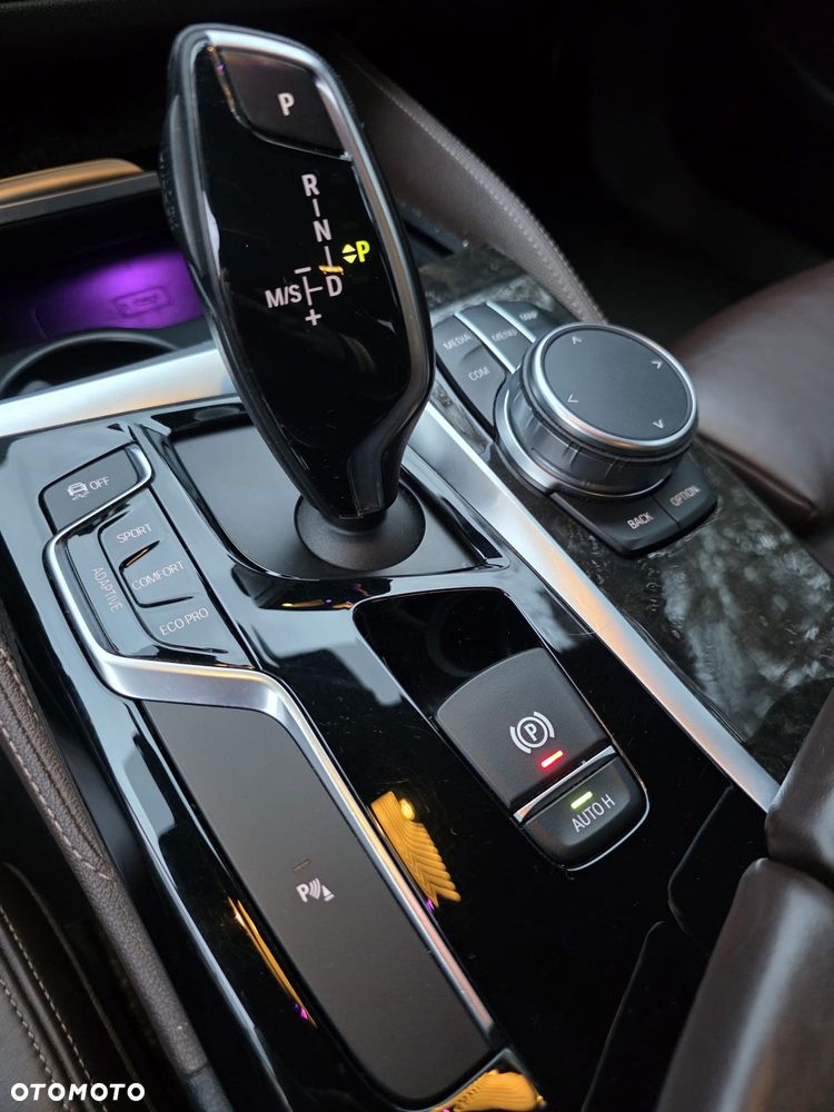 BMW Seria 5 520d M Sport Edition - 10