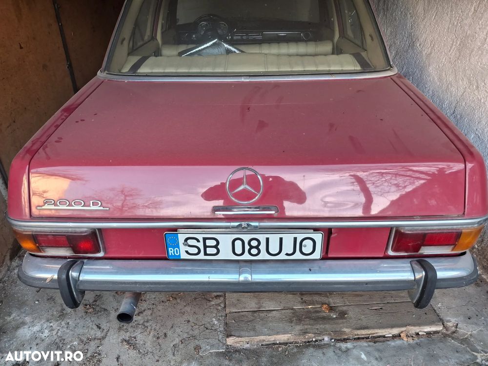 Mercedes-Benz W115 - 14