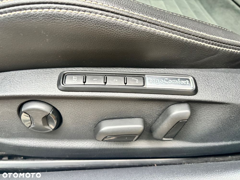 Volkswagen Passat 2.0 TDI EVO Elegance DSG - 22