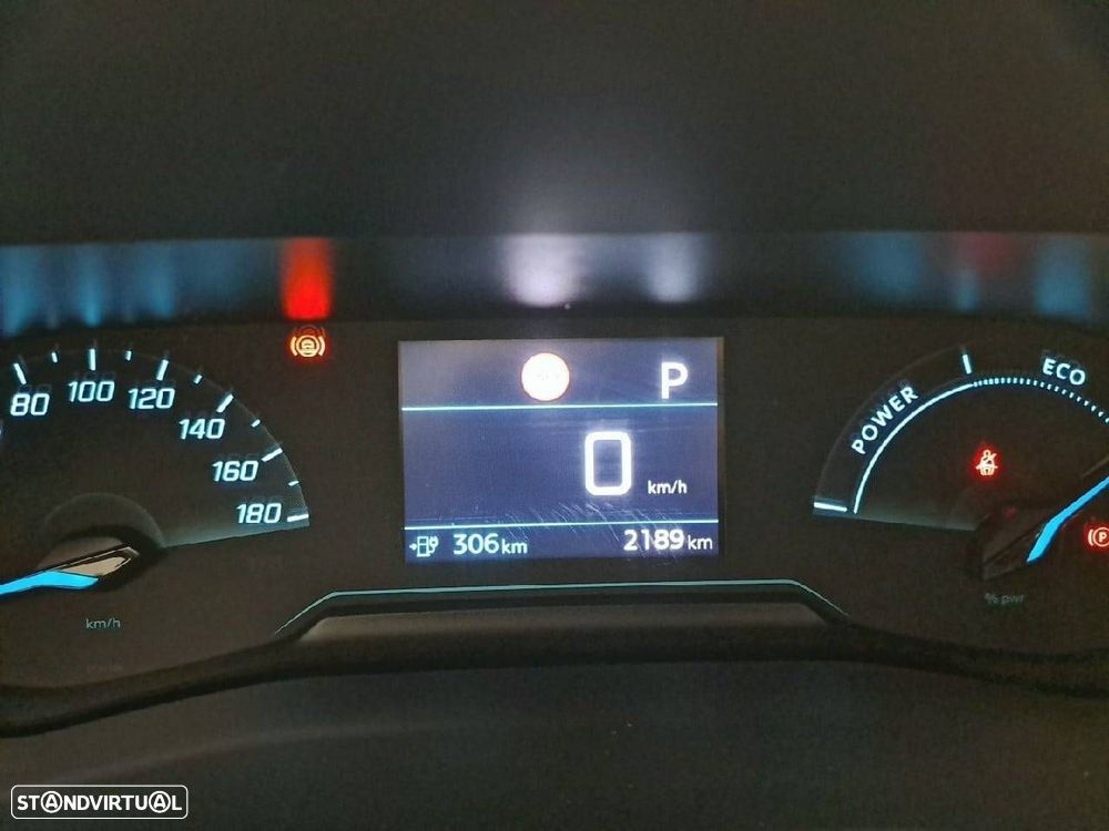 Peugeot 208 - 13