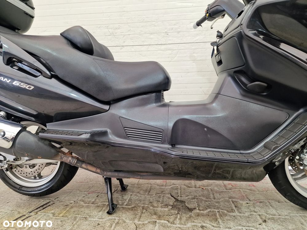 Suzuki Burgman - 23
