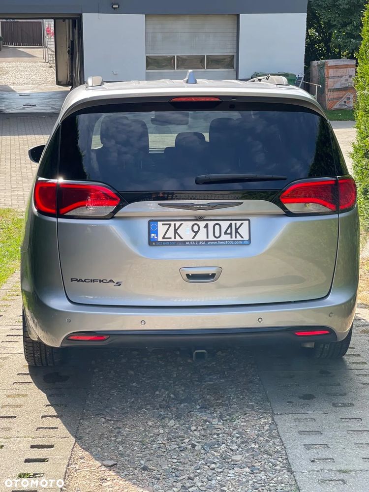 Chrysler Pacifica - 7