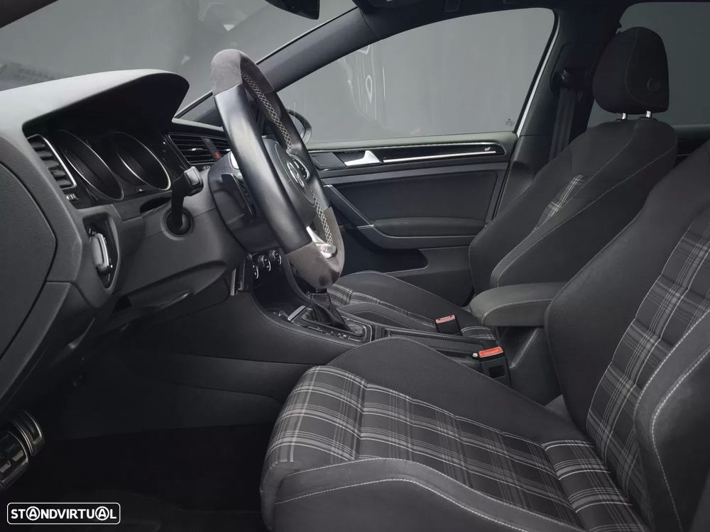 VW Golf 2.0 TDI GTD DSG - 17