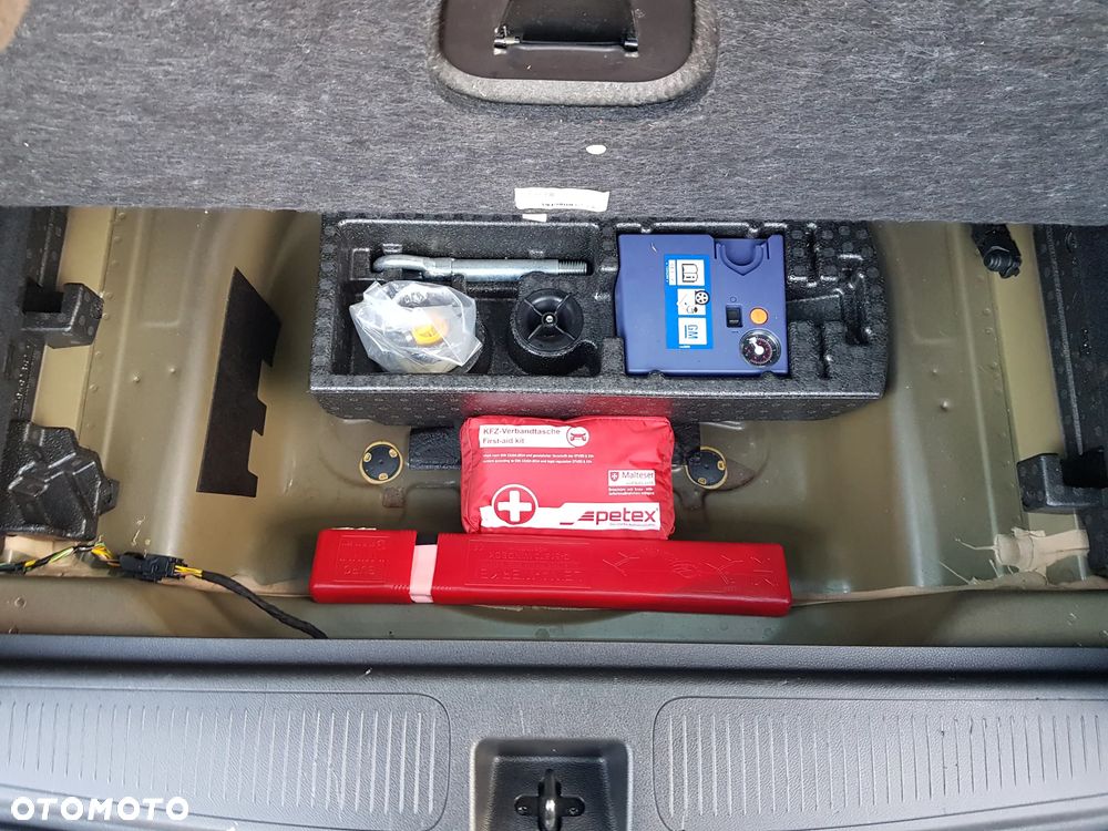 Opel Astra 1.4 Turbo Business - 35