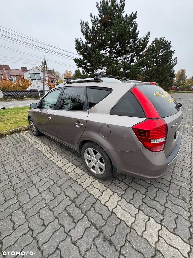Kia Ceed 2010 photo 5