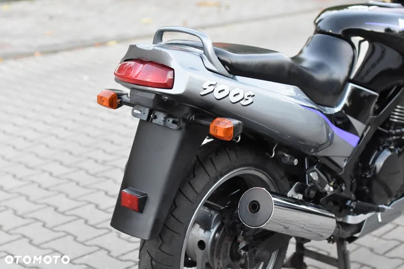Kawasaki GPZ - 15