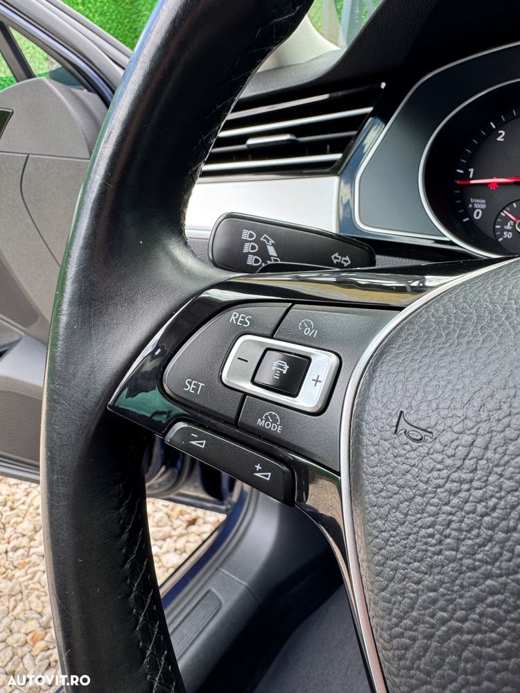Volkswagen Passat 2.0 TDI SCR DSG Highline - 17