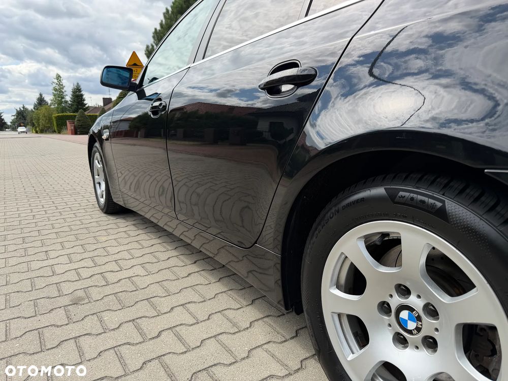 BMW Seria 5 523i - 11