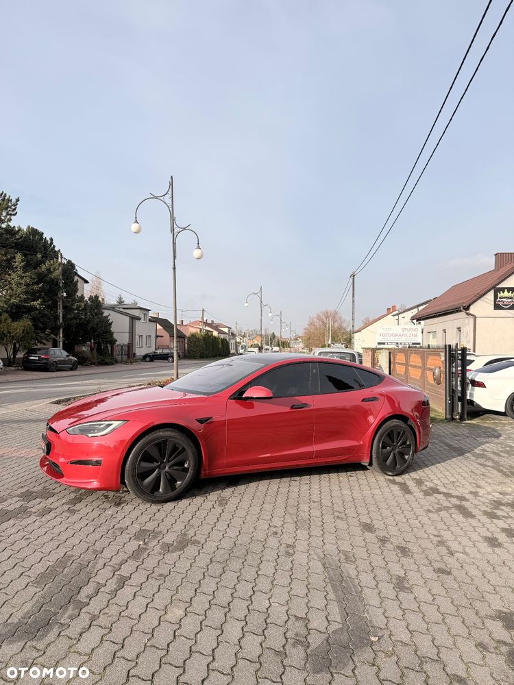 Tesla Model S - 3