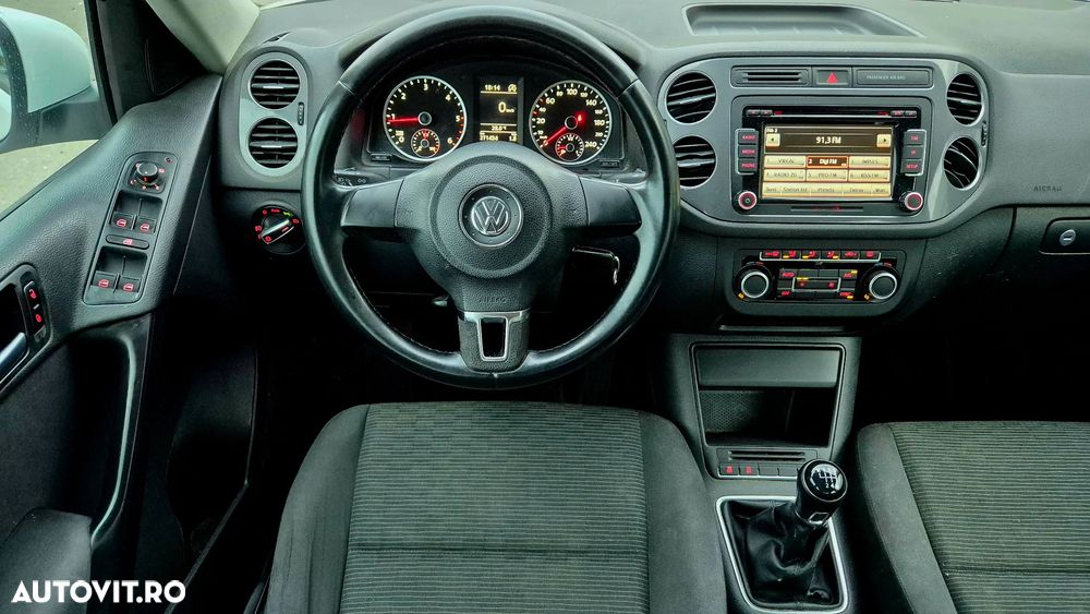 Volkswagen Tiguan 2.0 TDI DPF BlueMotion Technology Exclusive - 12