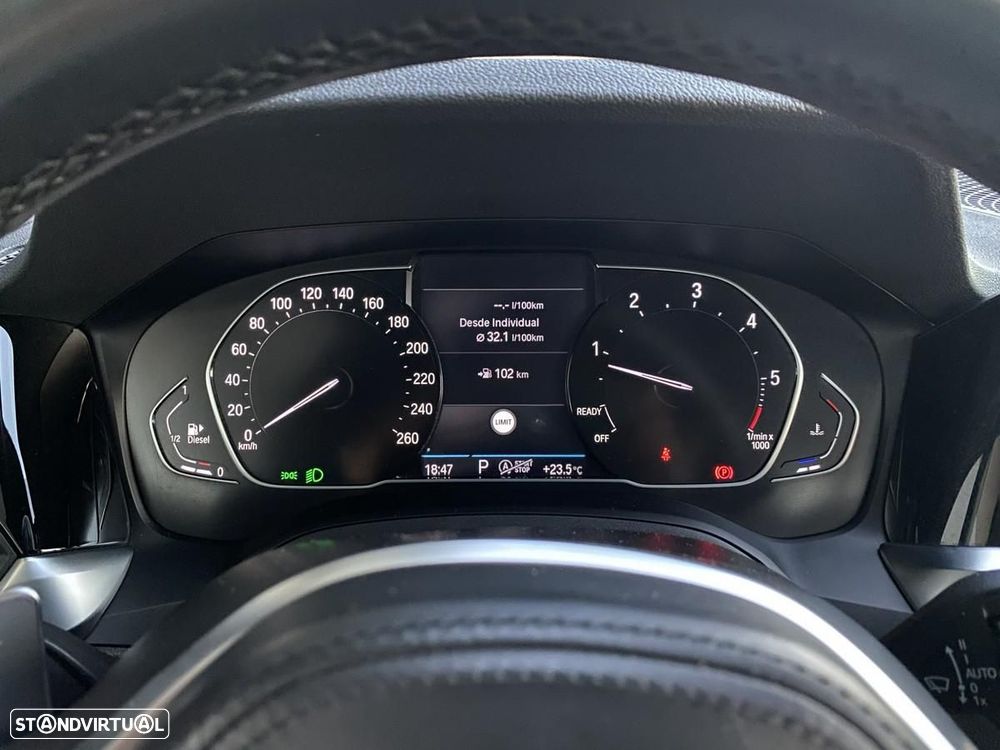 BMW 320 d Pack Desportivo M Auto - 39