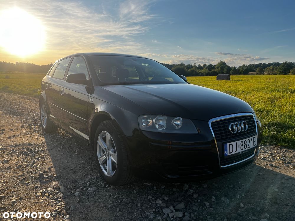 Audi A3 Sportback 1.6 FSI Attraction - 1