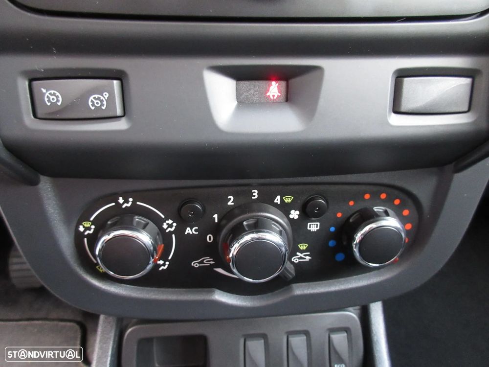Dacia Duster dCi 110 FAP 4x4 Destination - 34