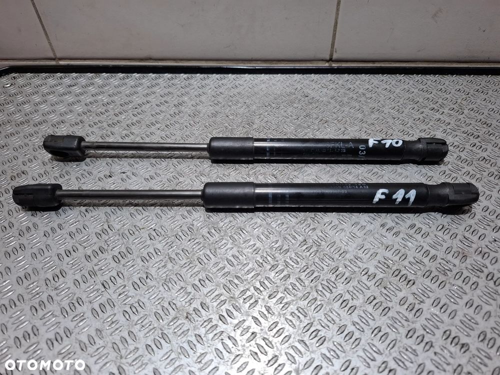 Siłowniki maski przód komplet BMW F10 - F11 rok 2014 - 1