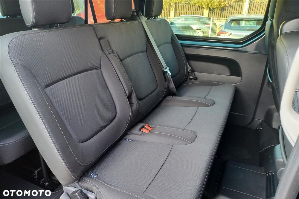 Renault Trafic Grand 2.0 dCi - 11