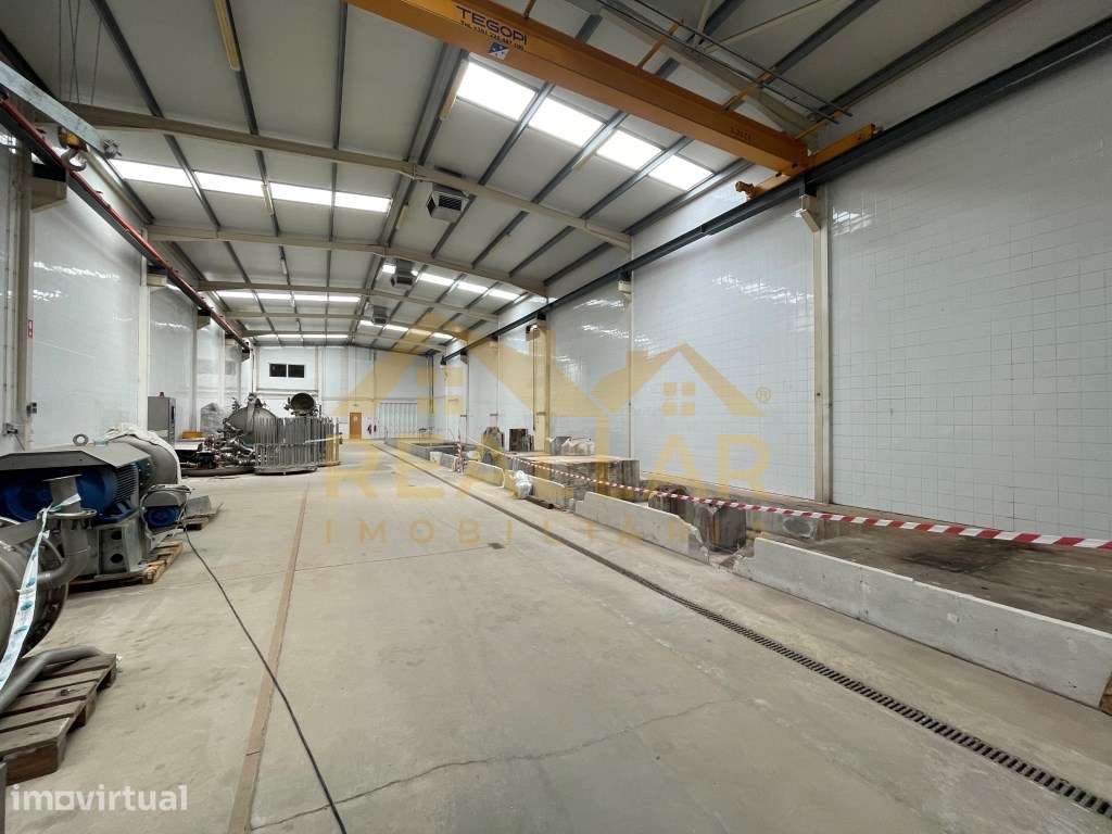 Dois Excelentes armazém industriais e terreno para construção na Zo... - Grande imagem: 3/15