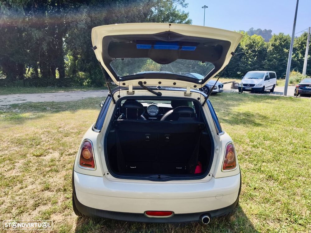 MINI 3 Portas Cooper D - 19