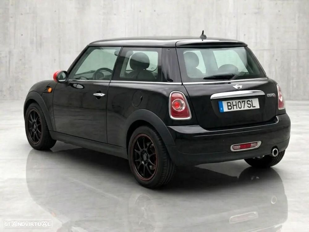 MINI 3 Portas One D - 6