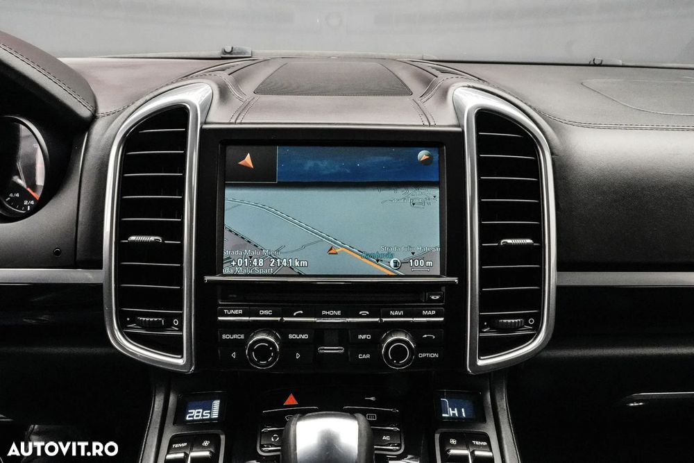 Porsche Cayenne 3.0 L V6 - 21