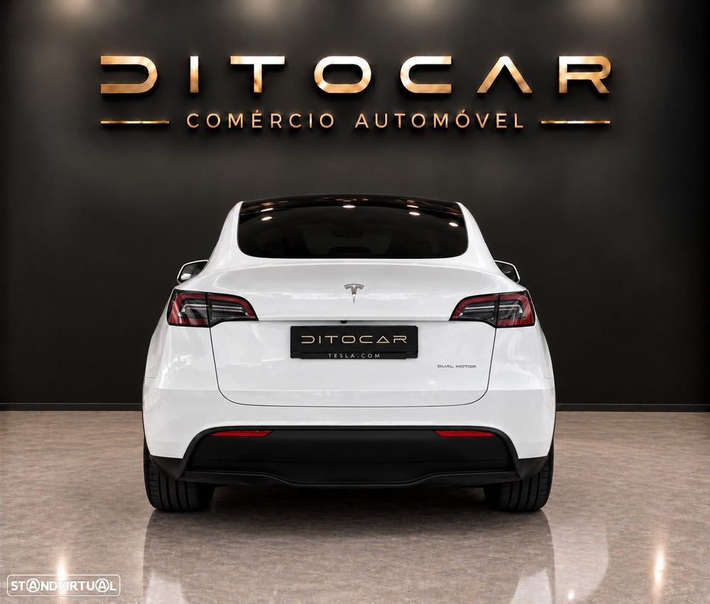 Tesla Model Y Long Range Dual Motor AWD - 10