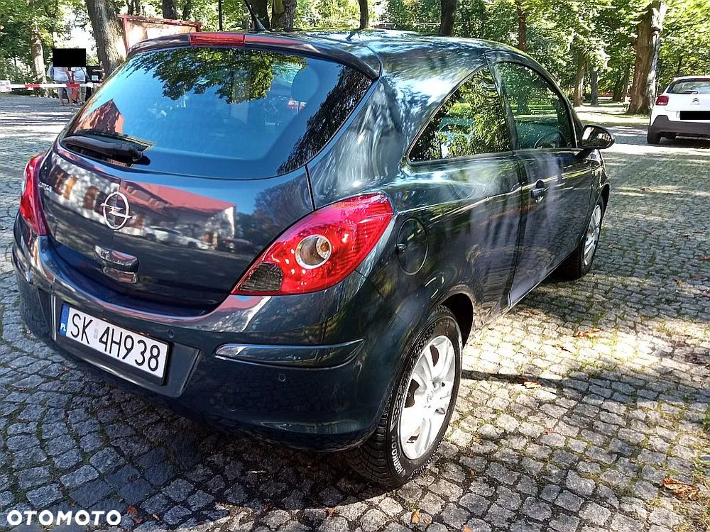 Opel Corsa 1.4 16V Cosmo - 5
