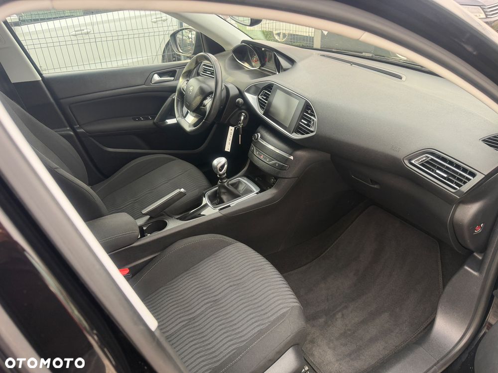 Peugeot 308 - 23