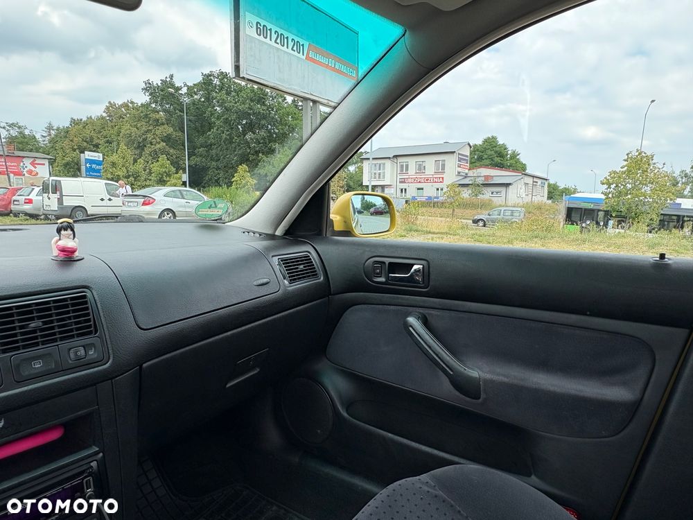 Volkswagen Golf - 6