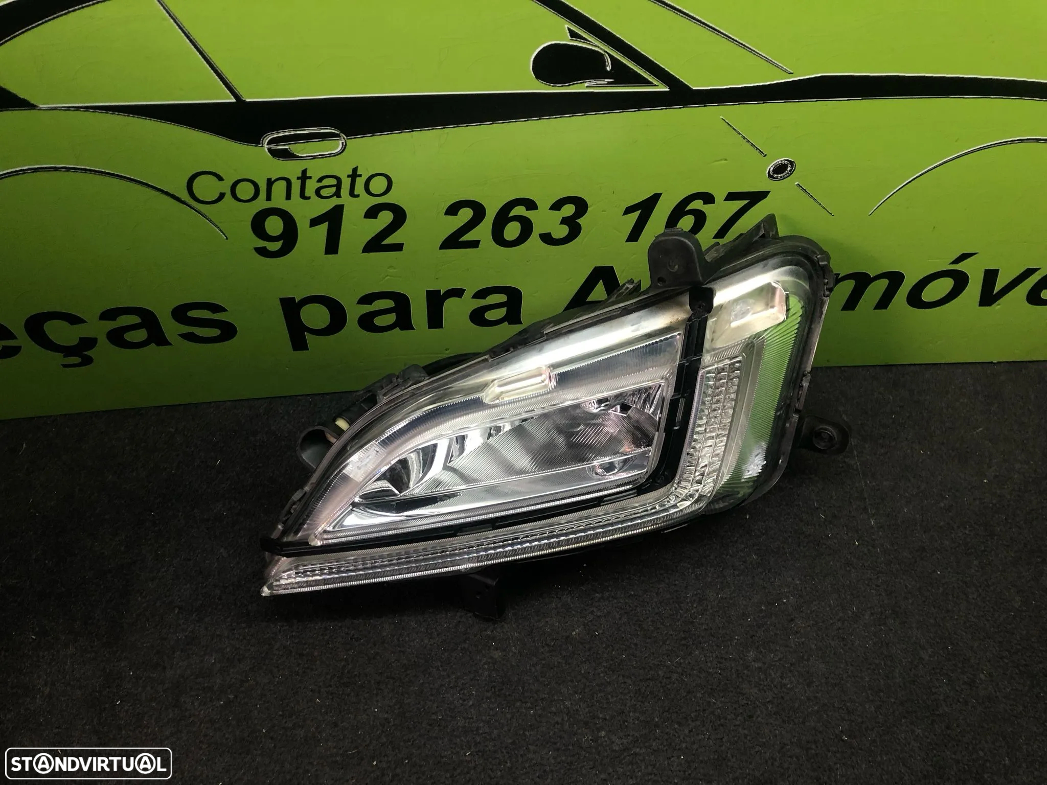 HYUNDAI TUCSON III FAROL NEVOEIRO ESQUERDO - FN042 - 2