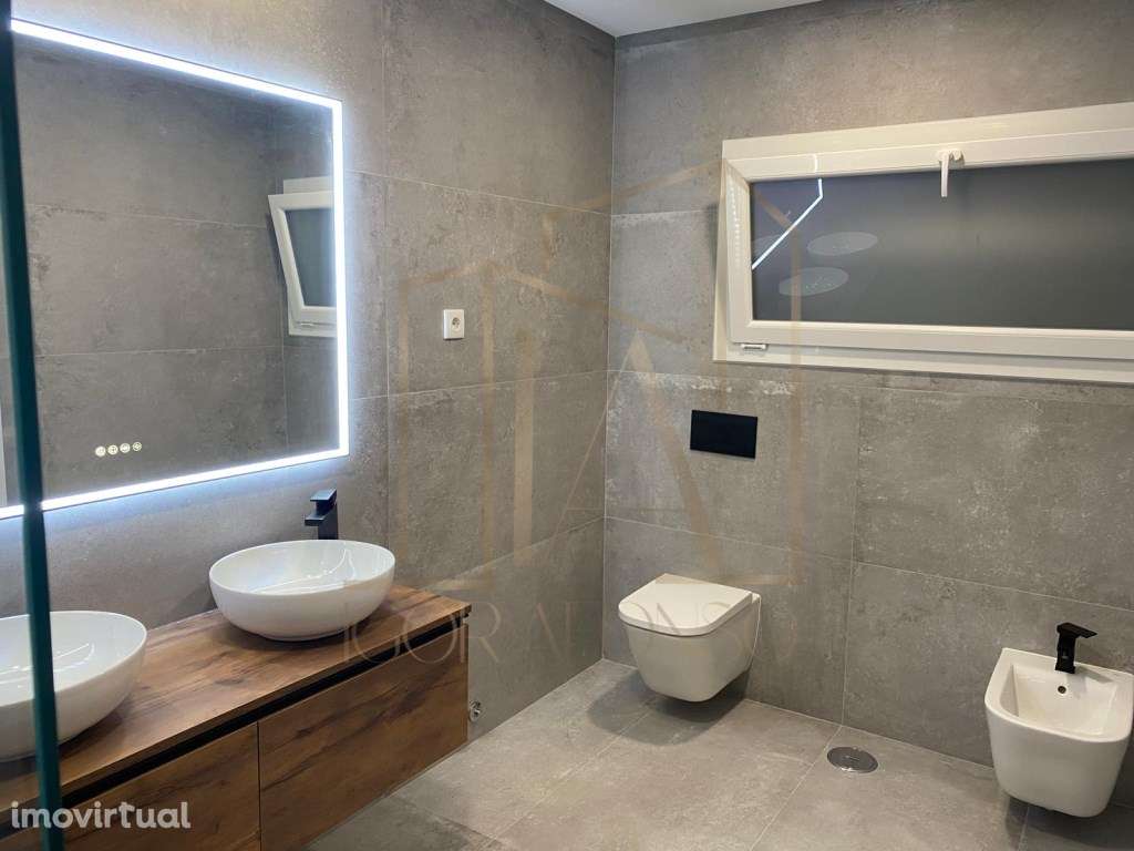 Moradia Geminada T3 com 2 Suites e Pérgula de Estacionamento - Grande imagem: 3/30