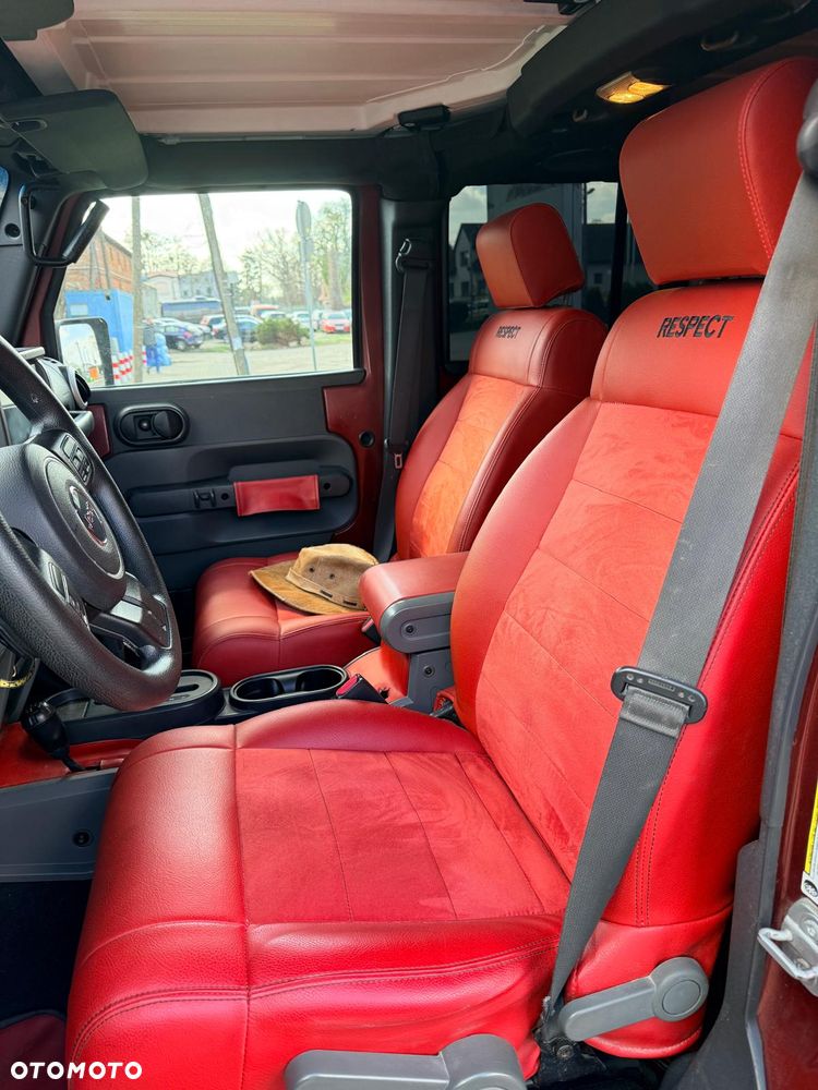 Jeep Wrangler Unlimited 3.8 Automatik Sahara - 12