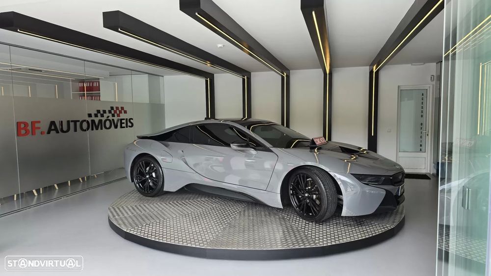 BMW i8 Standard - 8