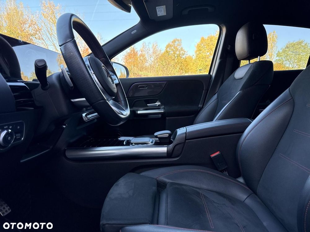 Mercedes-Benz GLA - 10