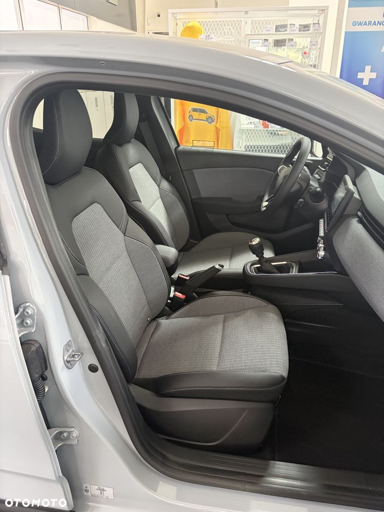 Renault Clio 1.0 TCe Techno - 24