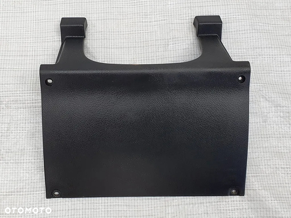 Plastik pod kierownicą (zaślepka) do Suzuki Vitara I