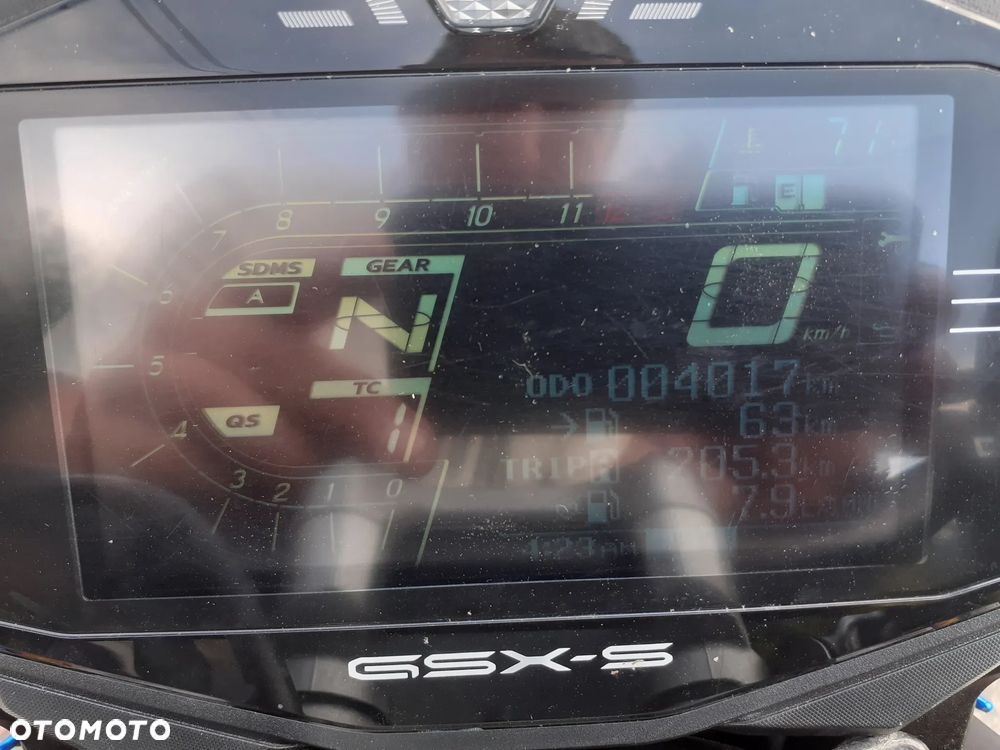 Suzuki GSX 1000 - 5