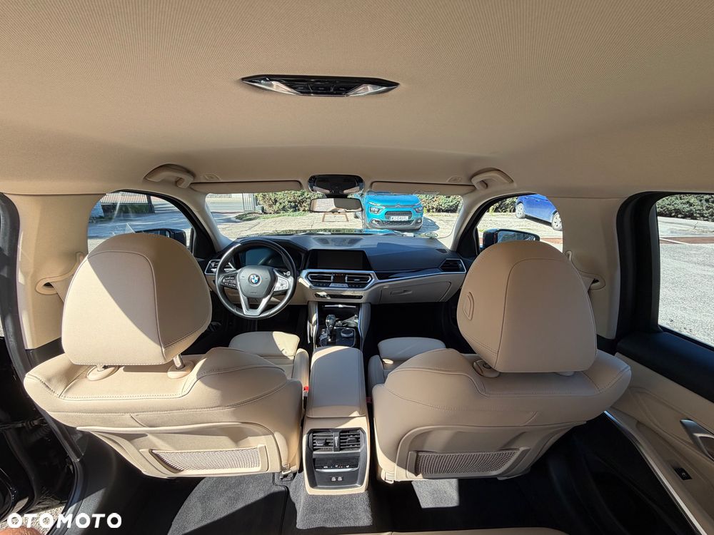 BMW Seria 3 318i Sport Line - 19
