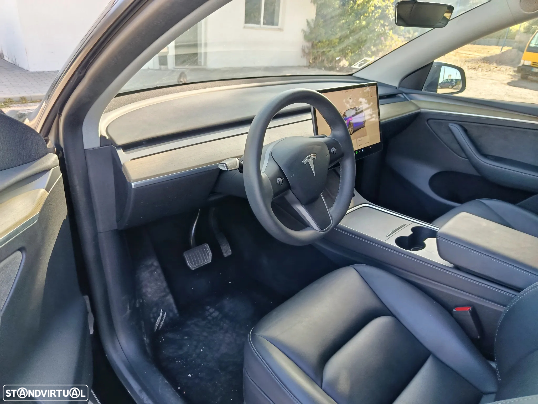 Tesla Model Y RWD - 4