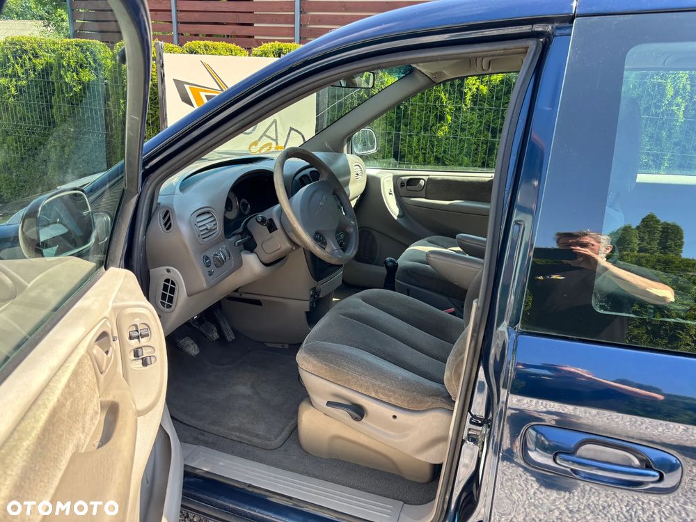 Chrysler Grand Voyager 2.8 CRD LX - 21