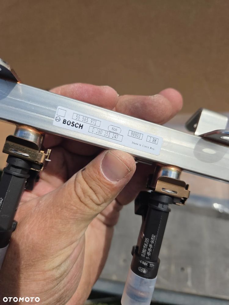 Listwa wtryskowa wtrsyski Chevrolet Opel 1.4 Turbo 55565971 0280158205 - 4