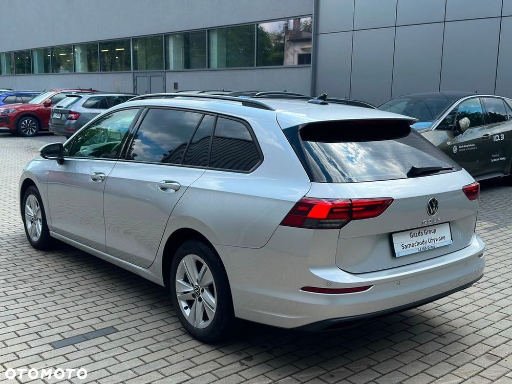 Volkswagen Golf - 10
