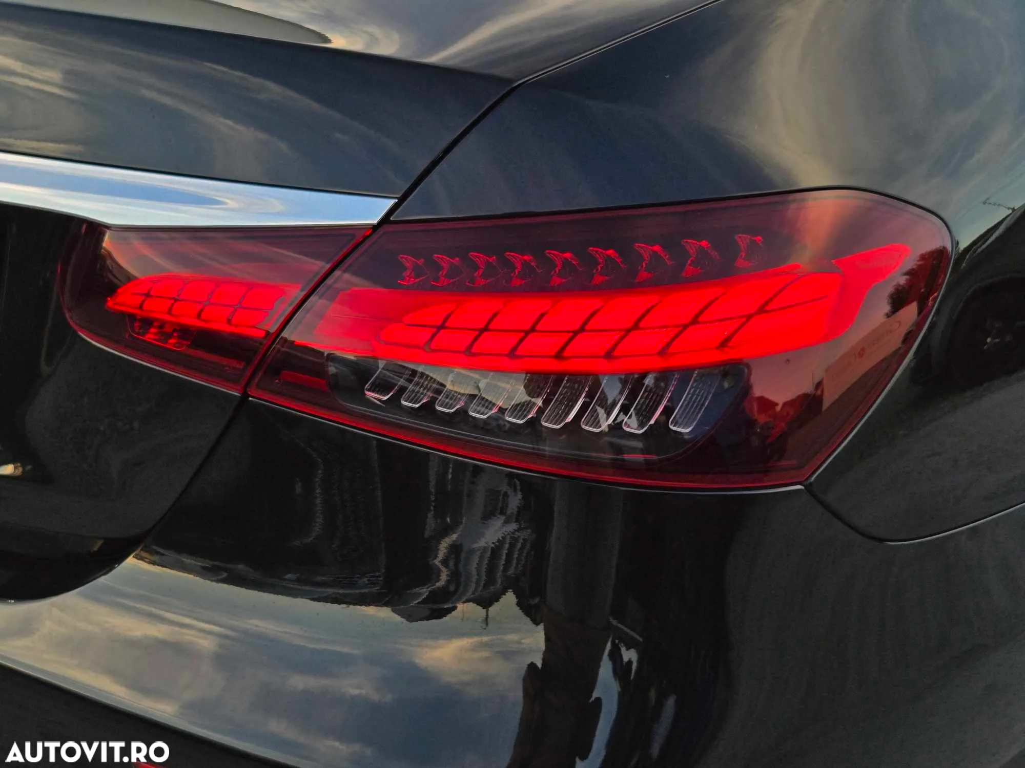 Mercedes-Benz E 220 d T 9G-TRONIC Avantgarde - 36